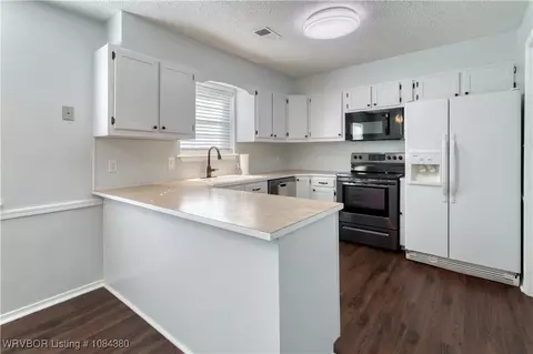 Kitchen - 9100 Timberlyn Way, Fort Smith, AR 72903 photo 1 of 2