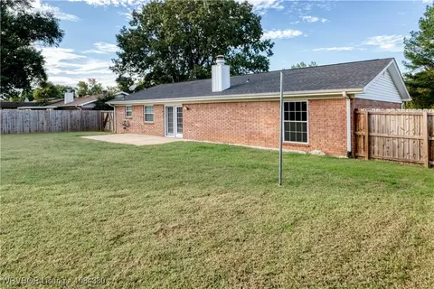 Exterior - 9100 Timberlyn Way, Fort Smith, AR 72903 photo 5 of 9