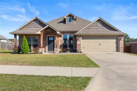 1145 Basin Dr, Van Buren, AR 72956