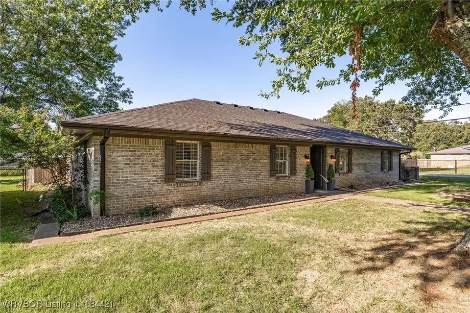 Exterior - 3725 Hendricks Cir, Fort Smith, AR 72903 photo 4 of 9