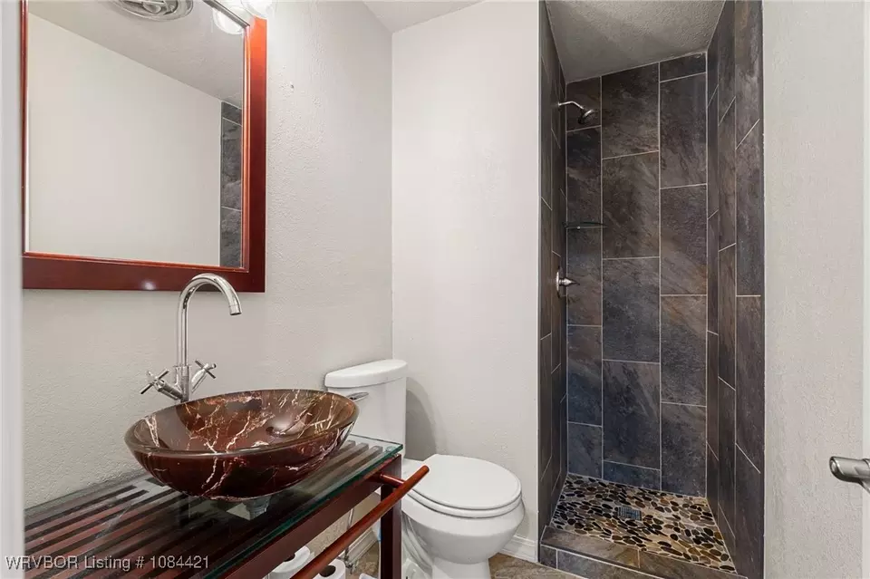 Bath - 3725 Hendricks Cir, Fort Smith, AR 72903 photo 4 of 4