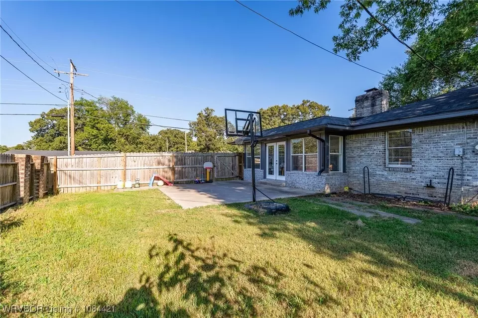 Exterior - 3725 Hendricks Cir, Fort Smith, AR 72903 photo 6 of 9