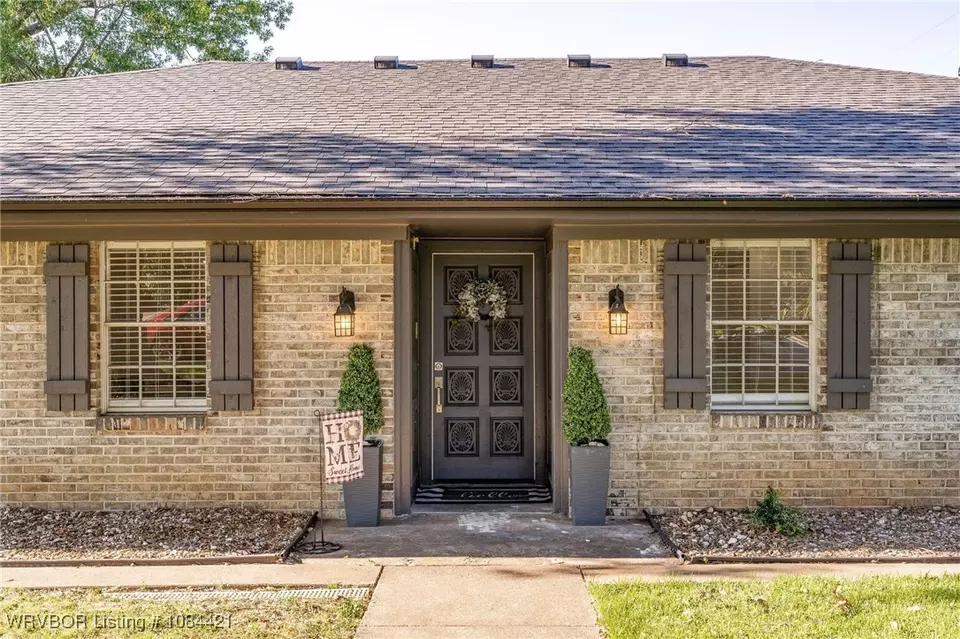 Exterior - 3725 Hendricks Cir, Fort Smith, AR 72903 photo 3 of 9