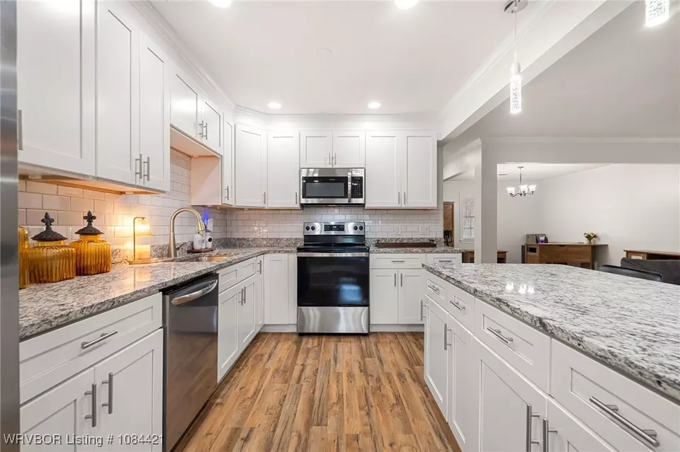 Kitchen - 3725 Hendricks Cir, Fort Smith, AR 72903 photo 2 of 4