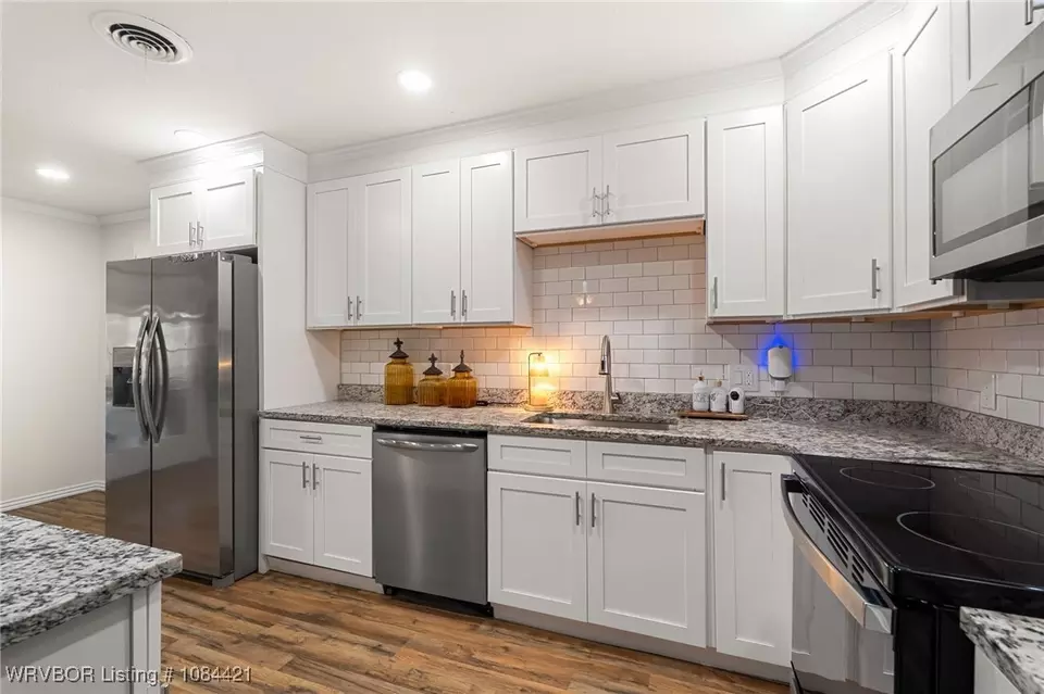 Kitchen - 3725 Hendricks Cir, Fort Smith, AR 72903 photo 3 of 4