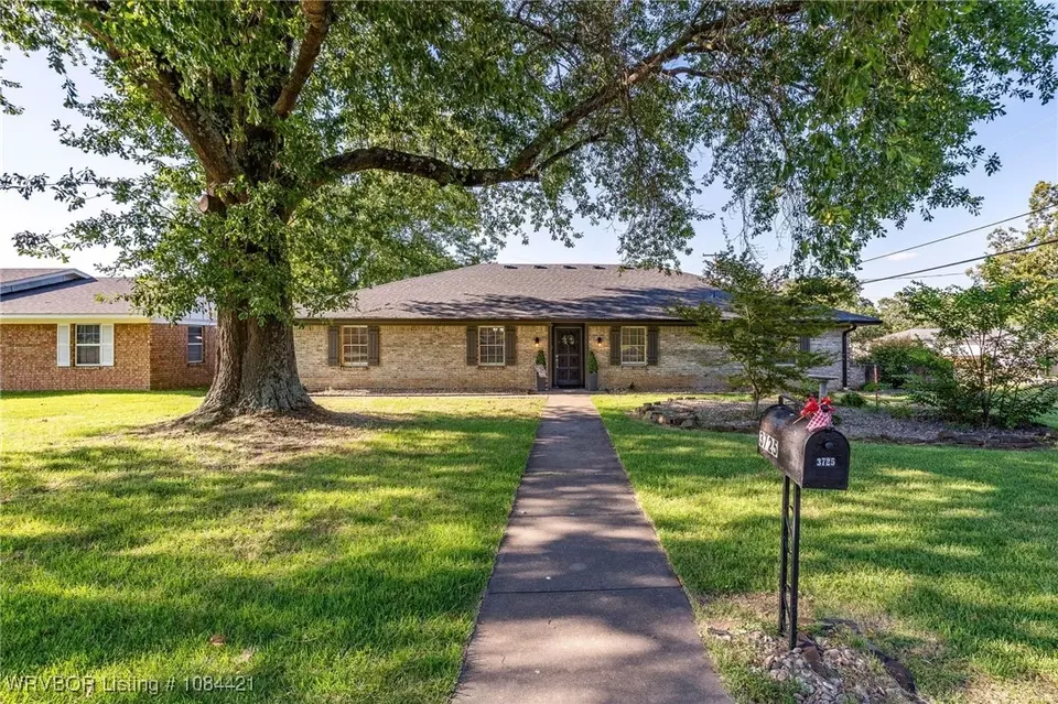 Exterior - 3725 Hendricks Cir, Fort Smith, AR 72903 photo 2 of 9