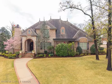 8200 Mile Tree Dr, Fort Smith, AR 72903