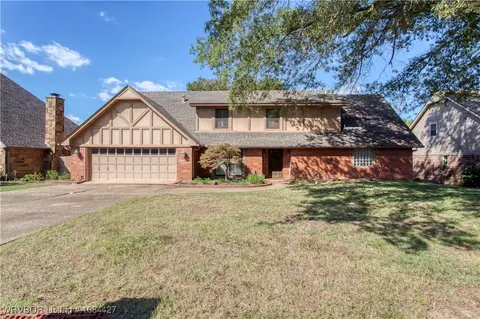 8909 Copper Oaks Ln, Fort Smith, AR 72903