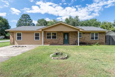 1037 Harris Dr, Alma, AR 72921