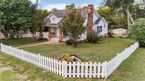 Exterior - 111 Sherwood Ave, Fort Smith, AR 72916 photo 4 of 14