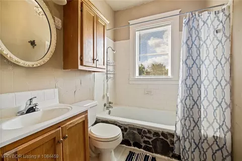 Bath - 111 Sherwood Ave, Fort Smith, AR 72916 photo 3 of 4