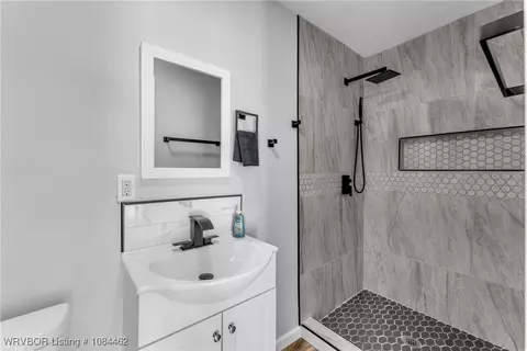 Bath - 3709 Marshall Dr, Fort Smith, AR 72904 photo 2 of 2