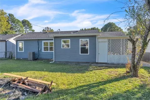 Exterior - 3709 Marshall Dr, Fort Smith, AR 72904 photo 7 of 11