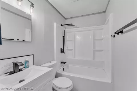 Bath - 3709 Marshall Dr, Fort Smith, AR 72904 photo 1 of 2