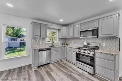 Kitchen - 3709 Marshall Dr, Fort Smith, AR 72904 photo 1 of 1