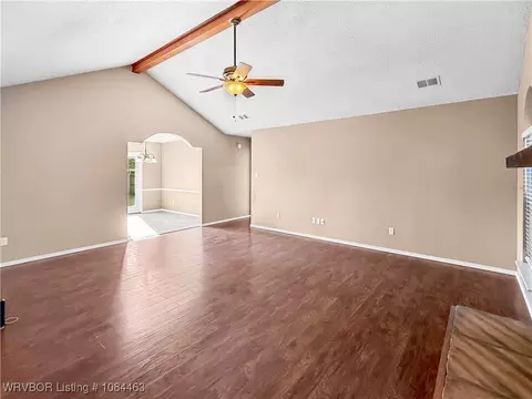 Living - 144 Juniper Dr, Greenwood, AR 72936 photo 3 of 4