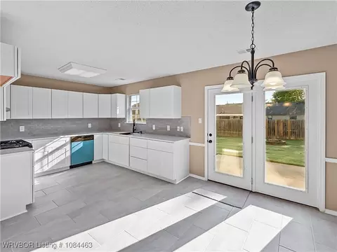 Kitchen - 144 Juniper Dr, Greenwood, AR 72936 photo 1 of 4