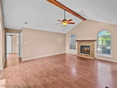 Living - 144 Juniper Dr, Greenwood, AR 72936 photo 2 of 4