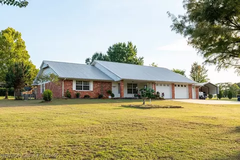 1707 E Willow Dr, Stigler, OK 74462
