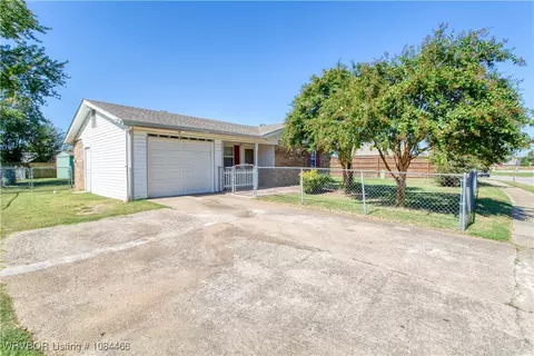 8112 S 35th Ter, Fort Smith, AR 72908 photo 6