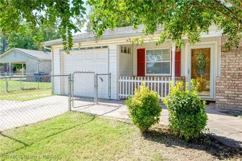 8112 S 35th Ter, Fort Smith, AR 72908 photo 3