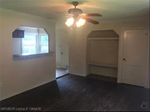 Living - 4610 S 26 St, Fort Smith, AR 72901 photo 2 of 2