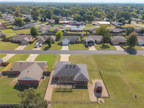 104 Commanche Loop, Roland, OK 74954 photo 12
