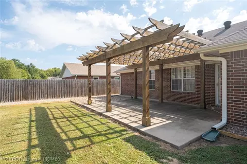 104 Commanche Loop, Roland, OK 74954 photo 9