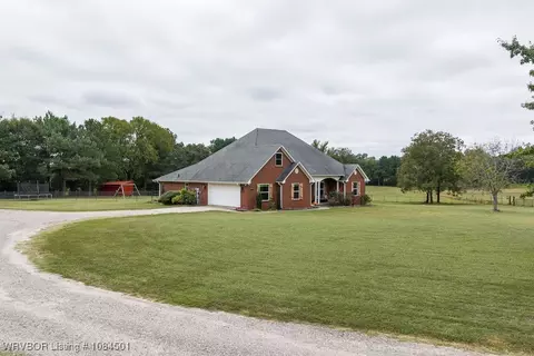 Exterior - 621 E Newberry Rd, Alma, AR 72921 photo 2 of 4