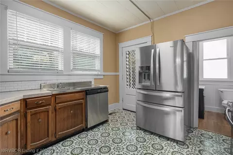 Kitchen - 615 May Ave, Fort Smith, AR 72901 photo 1 of 4