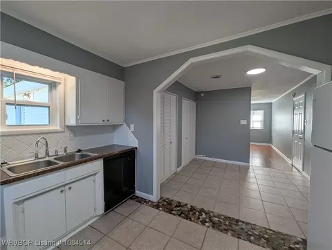Entry Way - 3315 Independence St, Fort Smith, AR 72903 photo 3 of 5