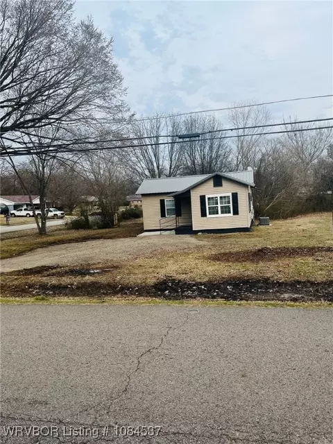 980 Plum St, Booneville, AR 72927