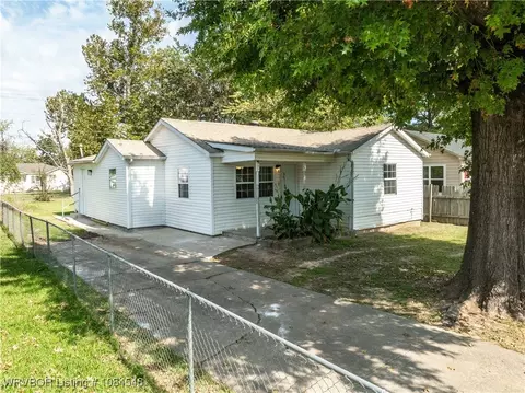 Exterior - 3425 Santa Fe St, Fort Smith, AR 72904 photo 4 of 8