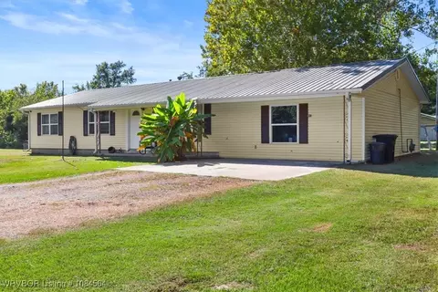 33339 Pleasant Valley Rd, Poteau, OK 74953