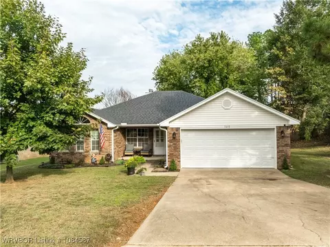 1610 Amble On Ln, Van Buren, AR 72956