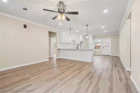 Living - 3115 Spradling Ave, Fort Smith, AR 72904 photo 4 of 5