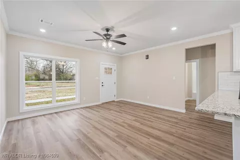 Living - 3115 Spradling Ave, Fort Smith, AR 72904 photo 3 of 5