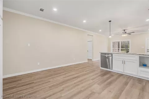 Living - 3115 Spradling Ave, Fort Smith, AR 72904 photo 2 of 5