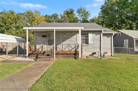 1605 Poplar St, Van Buren, AR 72956