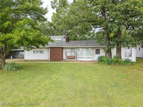 7 Bon Air St, Van Buren, AR 72956
