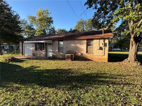 Exterior - 1111 Fuller St, Paris, AR 72855 photo 3 of 4