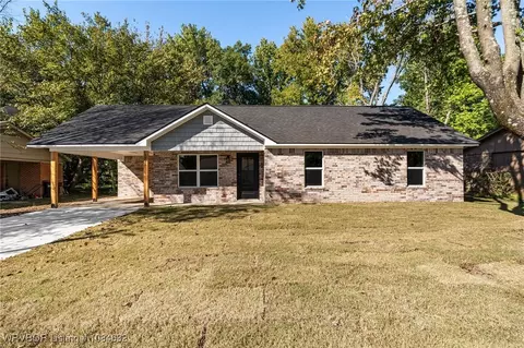 1211 Harris Dr, Alma, AR 72921