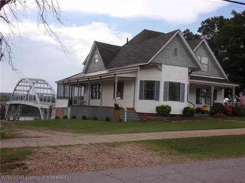615 W River St, Ozark, AR 72949 photo 1