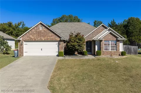 218 Pine St, Greenwood, AR 72936