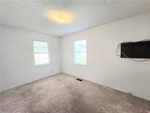 Bedroom - 6115 S 10th St, Fort Smith, AR 72908 photo 4 of 4