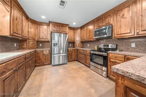 Kitchen - 22680 Smith Loop, Cameron, OK 74932 photo 2 of 6