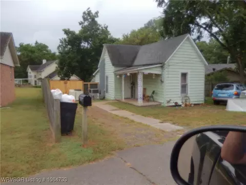 206 E Rosedale St, Paris, AR 72855