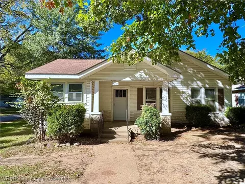 1201 N 39th St, Fort Smith, AR 72904