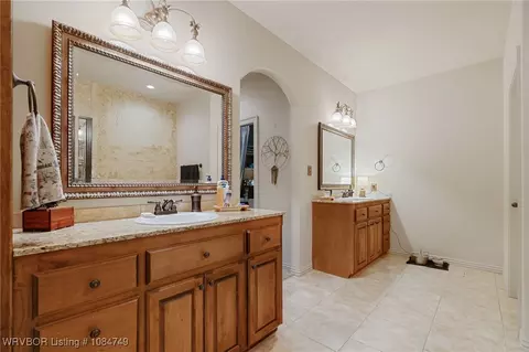 Bath - 7002 Naples Way, Fort Smith, AR 72916 photo 2 of 4