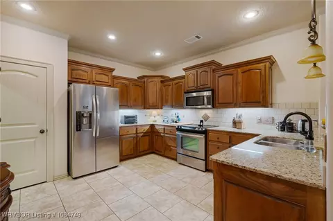 Kitchen - 7002 Naples Way, Fort Smith, AR 72916 photo 2 of 2